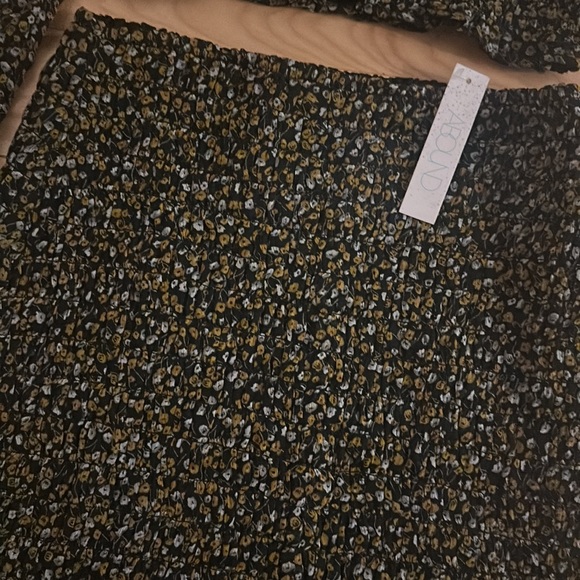 Two-Piece floral skirt and top Set - Nordstrom NWT - Picture 5 of 6